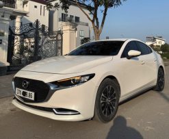 Mazda 3 luxury AT 2022