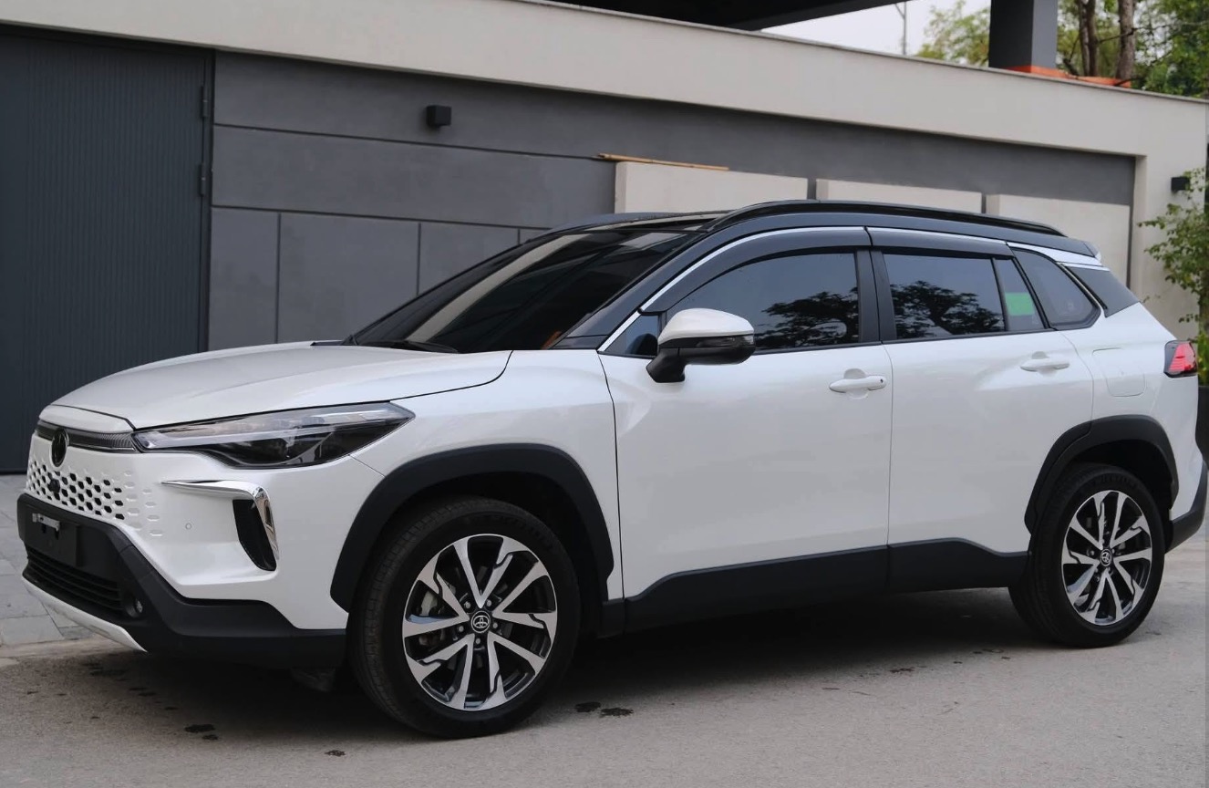 Cross 1.8V 2024